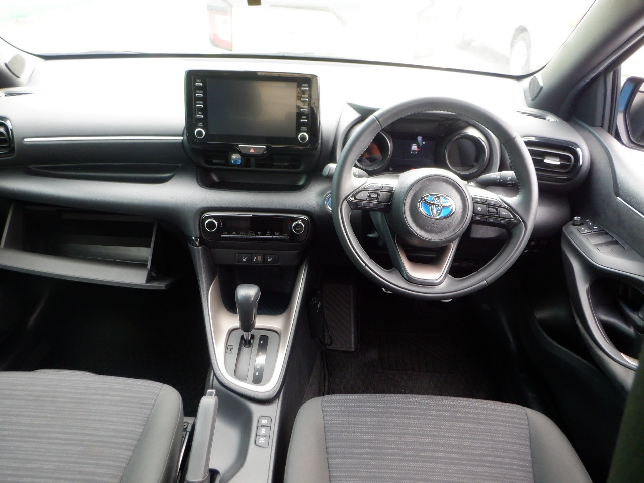 TOYOTA YARIS HYBRID Z