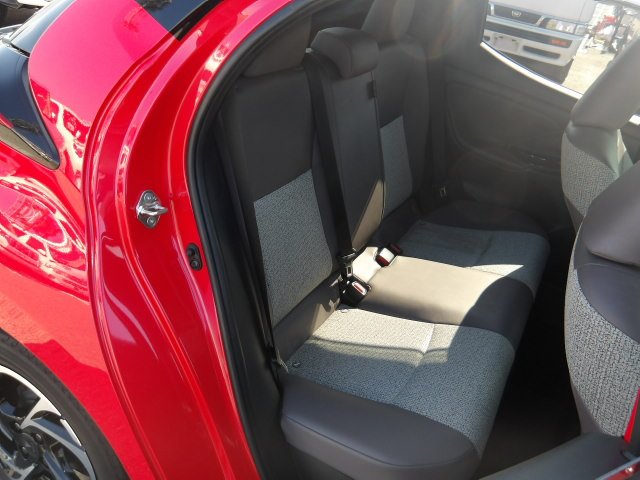 TOYOTA YARIS HYBRID Z