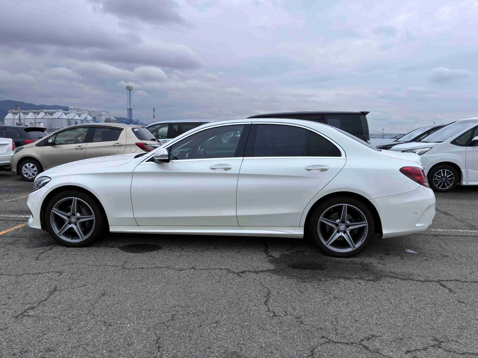 MERCEDES BENZ C-CLASS 4D C200 AVANTGARDE AMG LINE