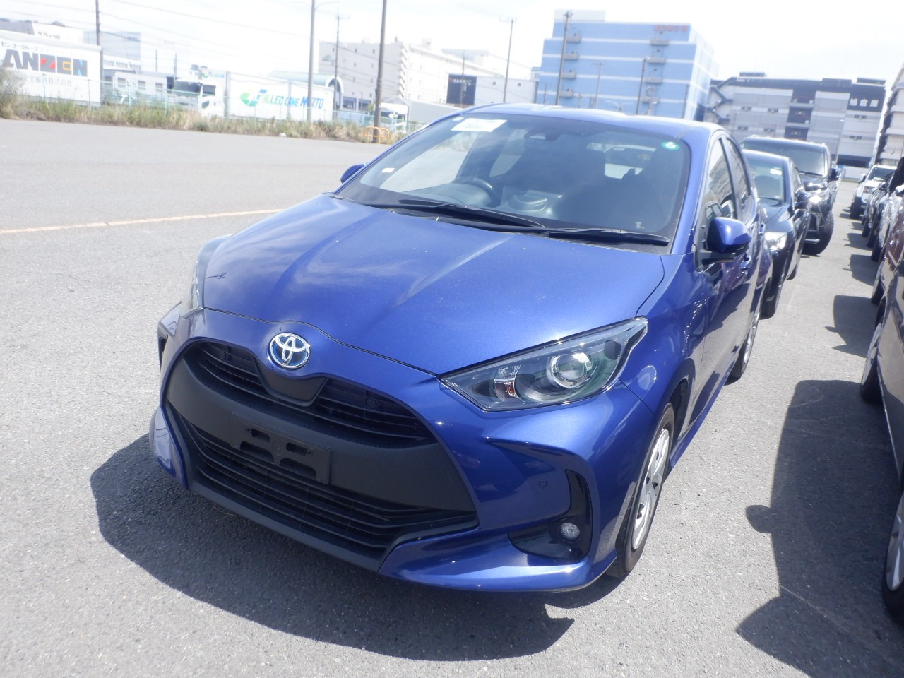 TOYOTA YARIS HYBRID X