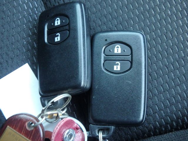 TOYOTA VITZ 5D F SAFETY EDITION III