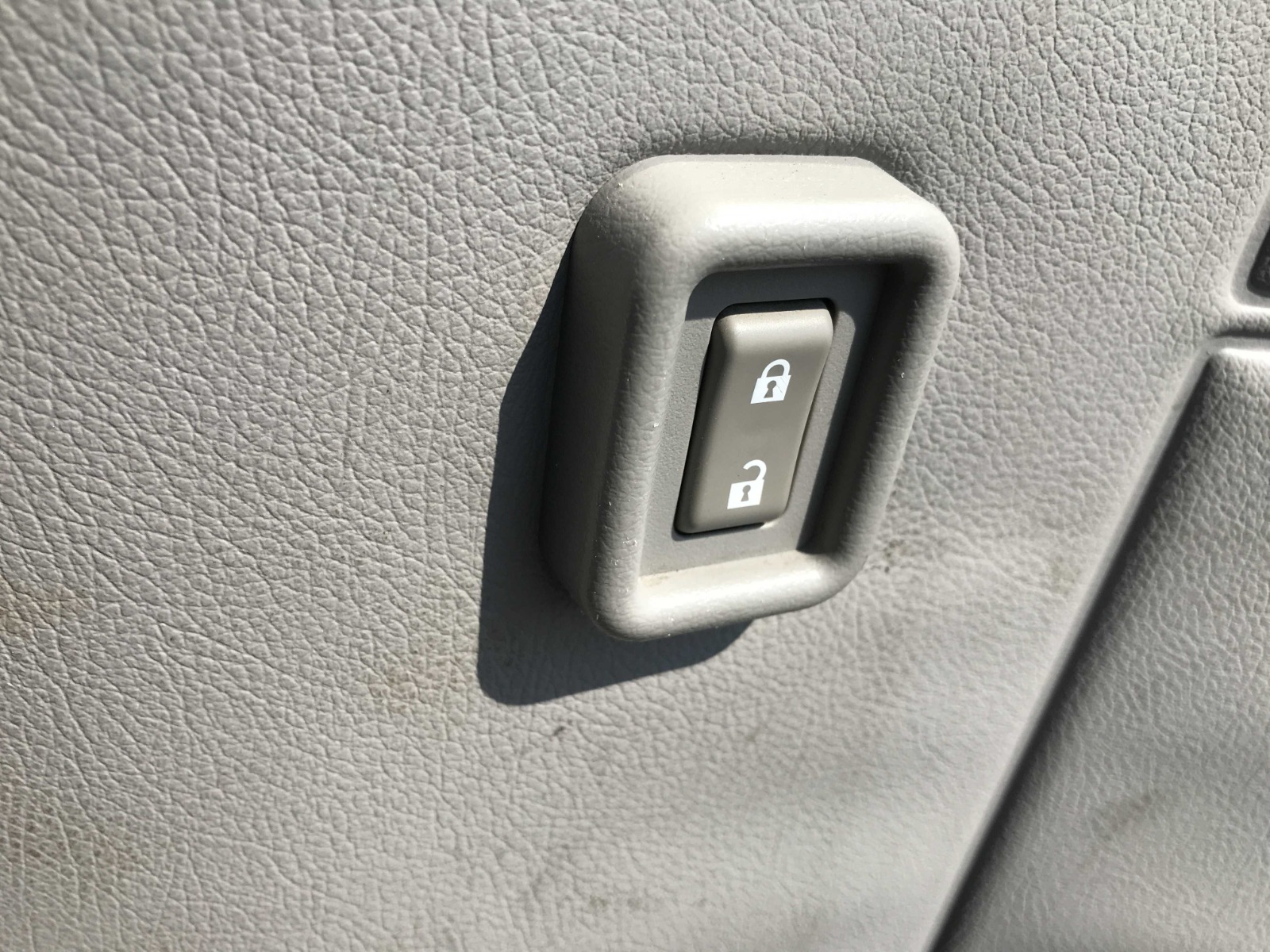 HINO BUS LIESSE II 2D