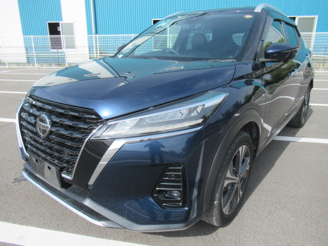 NISSAN KICKS 5D X