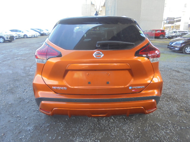 NISSAN KICKS X