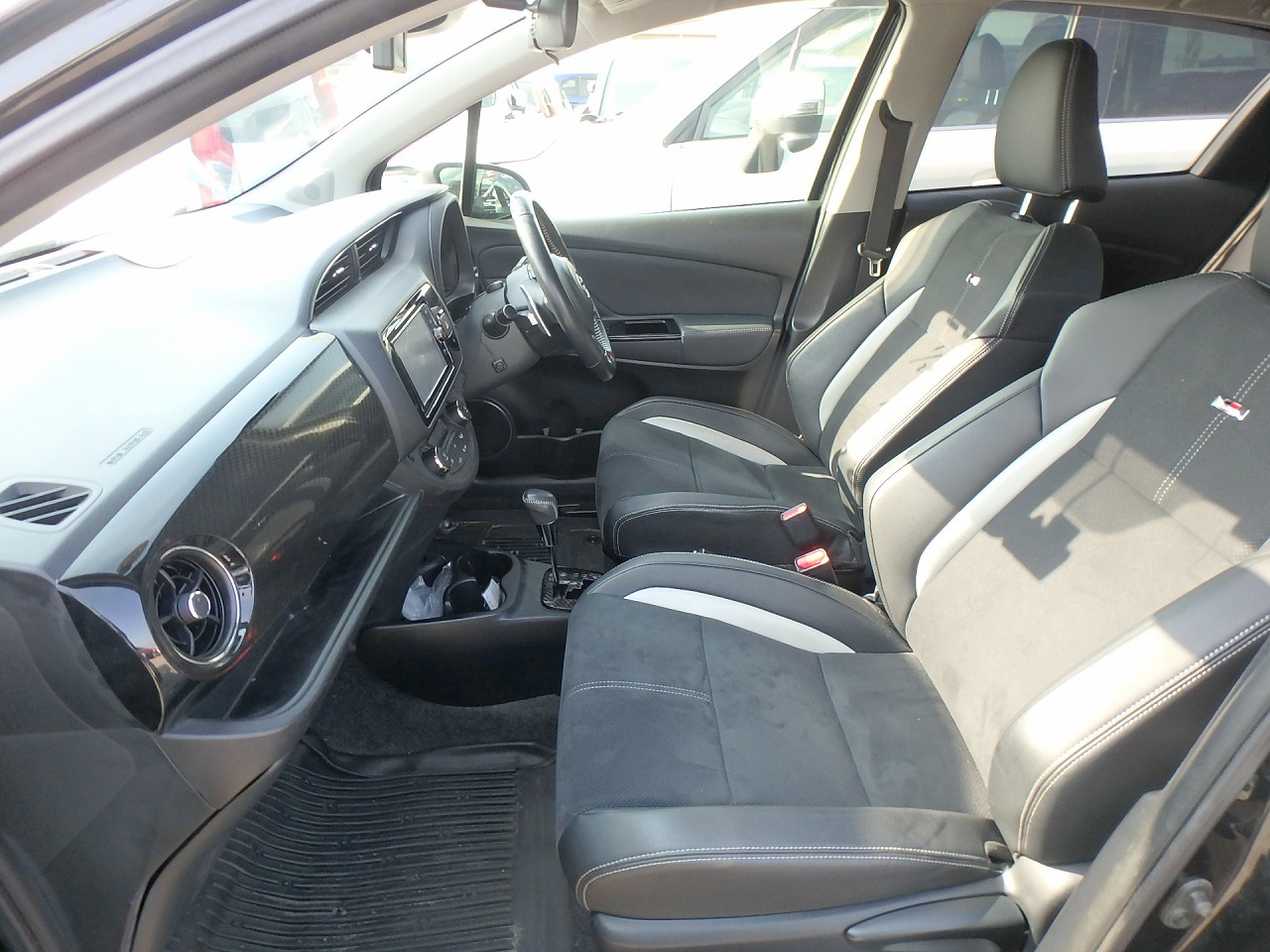 TOYOTA VITZ GR SPORT