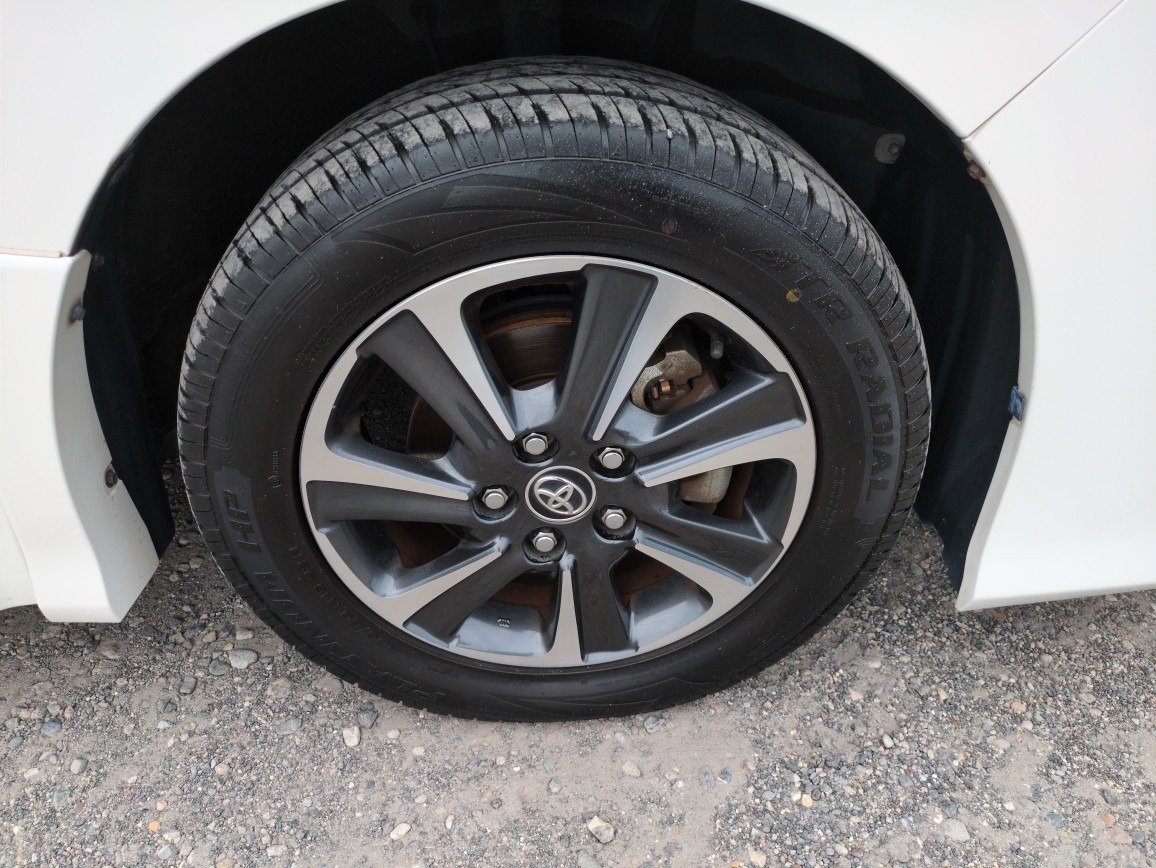 TOYOTA VOXY ZS SPARKLE