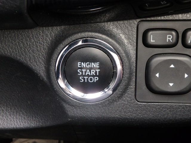 TOYOTA VITZ 5D F SAFETY PACKAGE