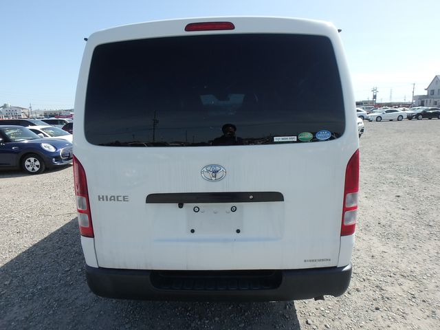TOYOTA HIACE LONG DX