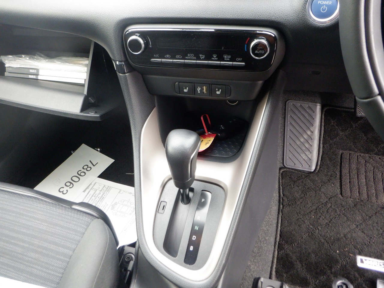 TOYOTA YARIS HYBRID Z