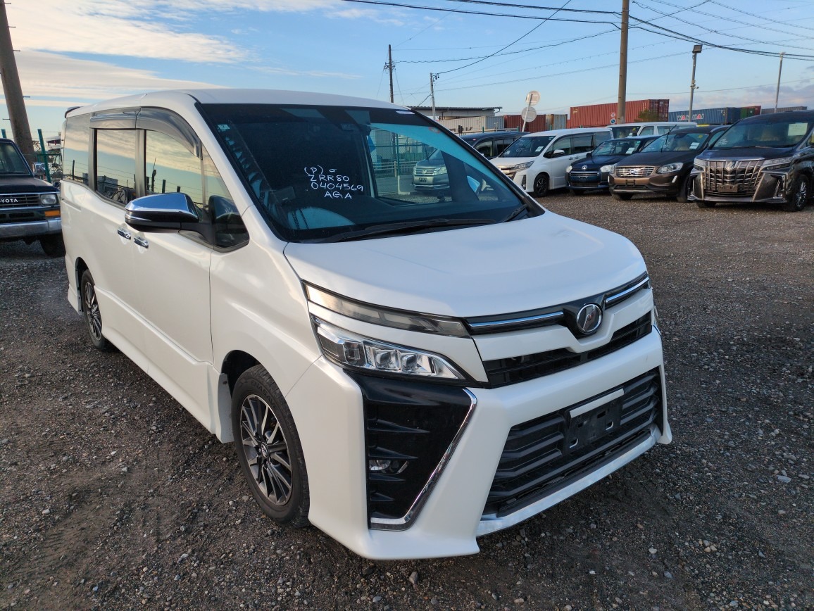 TOYOTA VOXY ZS KIRAMEKI