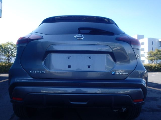 NISSAN KICKS 2021