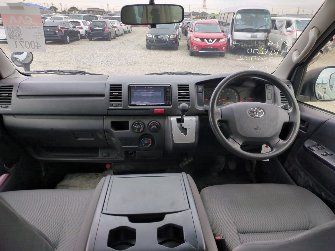 TOYOTA HIACE