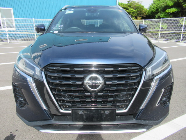 NISSAN KICKS 5D X