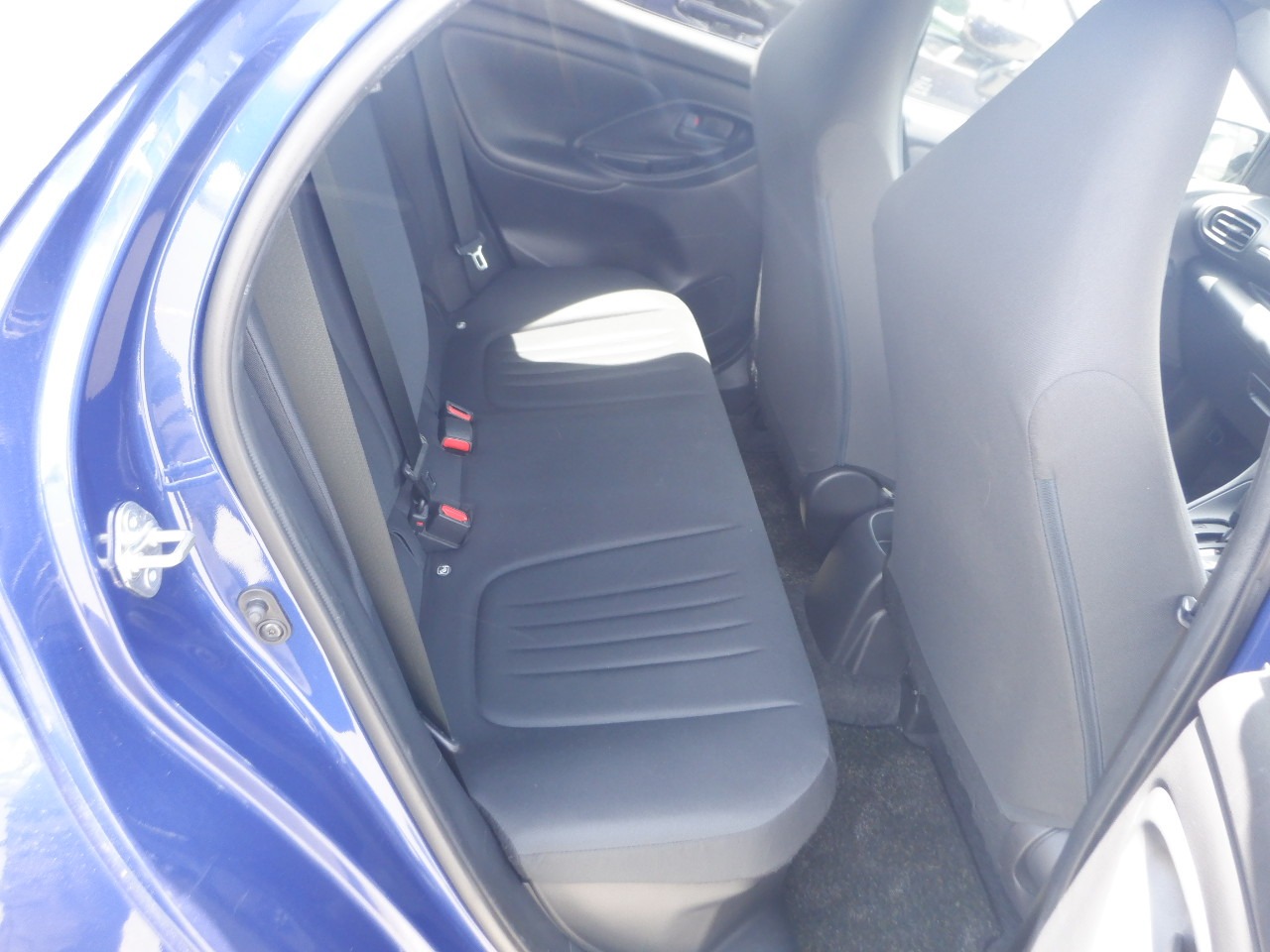 TOYOTA YARIS HYBRID X