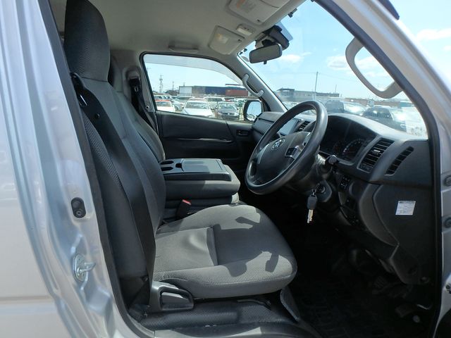 TOYOTA HIACE DXGL PACKAGE