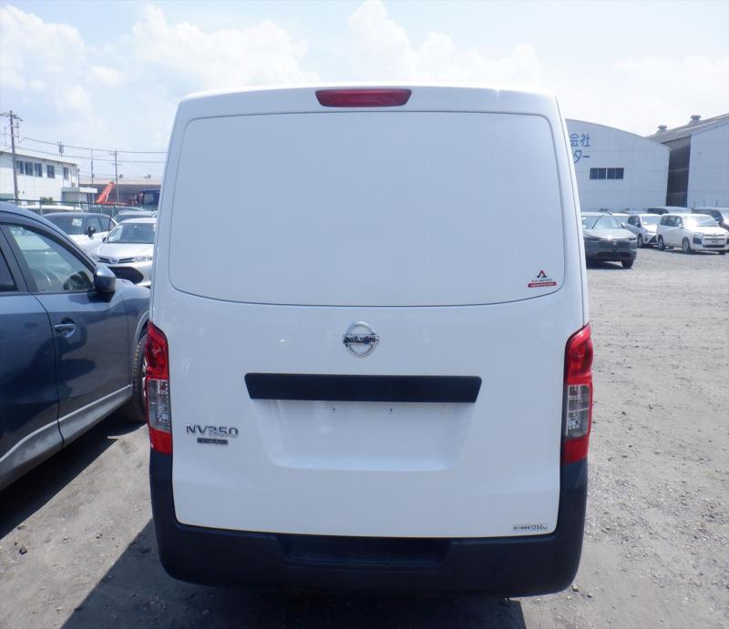 NISSAN CARAVAN VAN NV350 DX