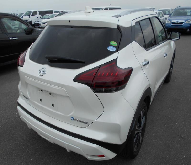 NISSAN KICKS X