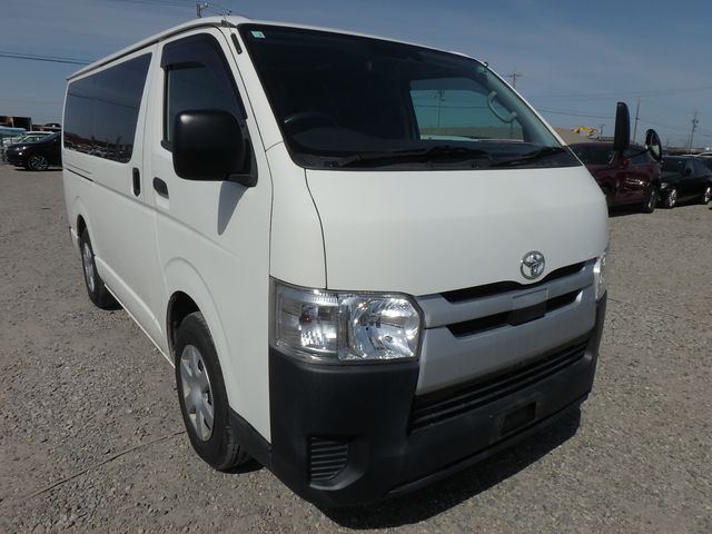 TOYOTA HIACE LONG DX