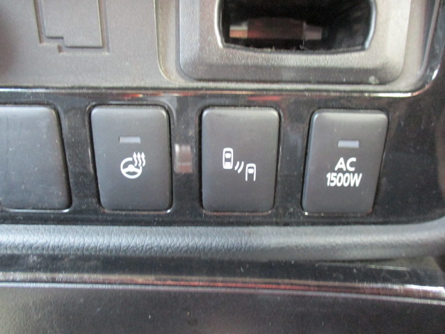 MITSUBISHI OUTLANDER 4WD PHEV SAFETY PACKAGE