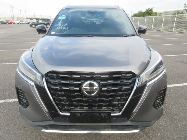 NISSAN KICKS 5D X