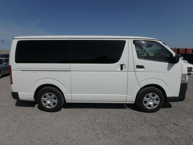 TOYOTA HIACE LONG DX