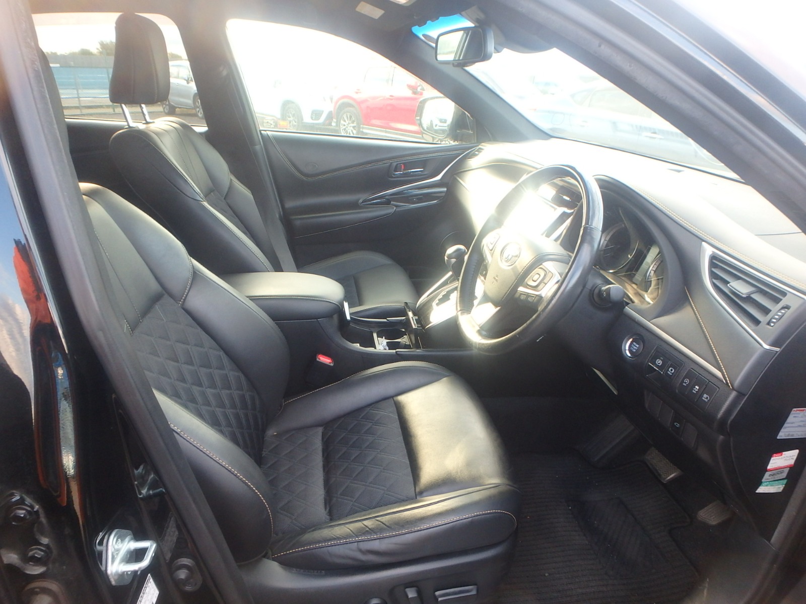 TOYOTA HARRIER PREMIUM