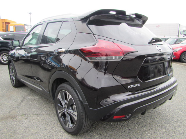 NISSAN KICKS