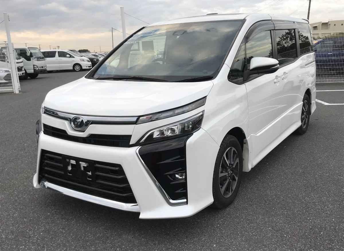 Toyota Voxy 2018