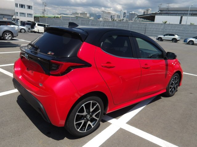 TOYOTA YARIS HYBRID Z