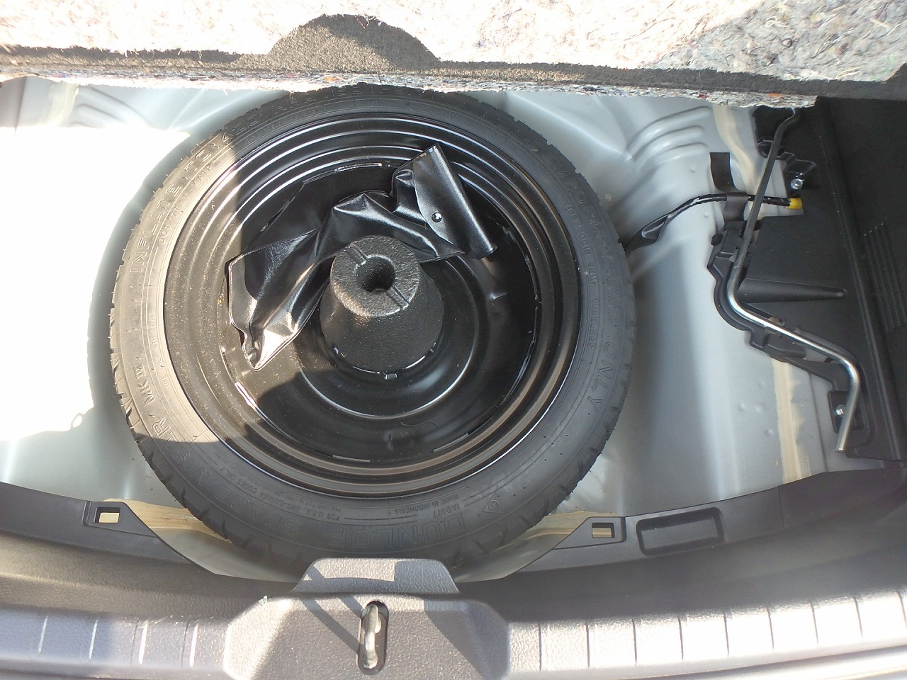 TOYOTA VITZ 5D F SAFETY EDITION 3