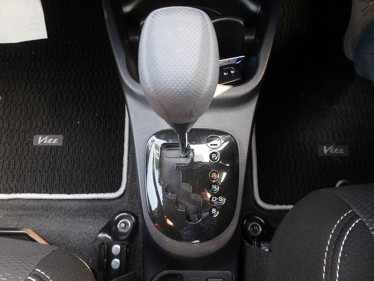 TOYOTA VITZ F SAFATY EDITION