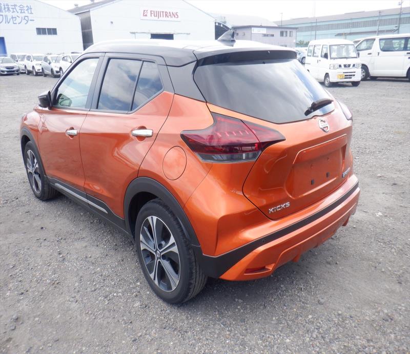 NISSAN KICKS