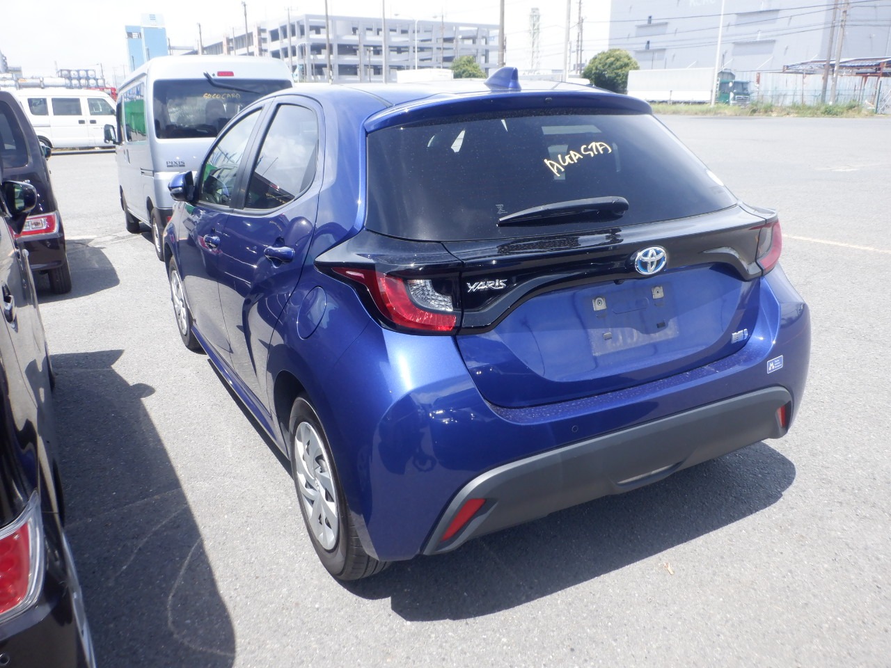 TOYOTA YARIS HYBRID X