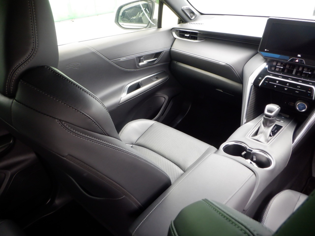 TOYOTA HARRIER HYBRID