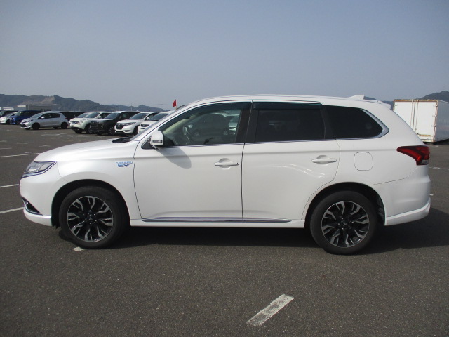 MITSUBISHI OUTLANDER 4WD PHEV SAFETY PACKAGE