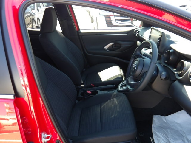 TOYOTA YARIS HYBIRD Z