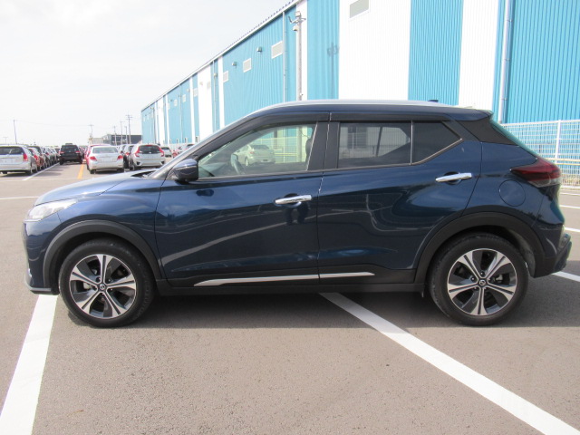 NISSAN KICKS 5D X