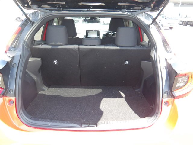 TOYOTA YARIS HYBRID Z