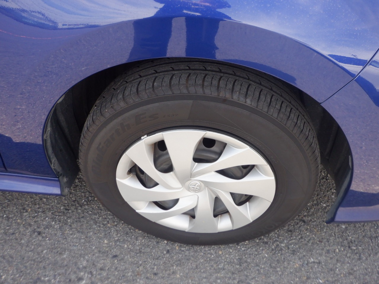 TOYOTA YARIS HYBRID X