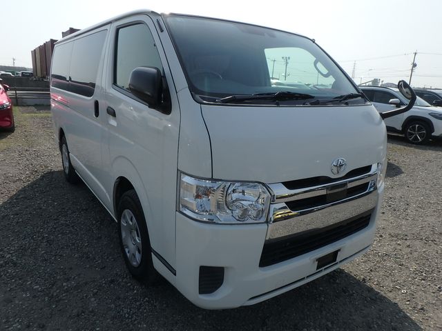 TOYOTA HIACE DX GL PACKAGE