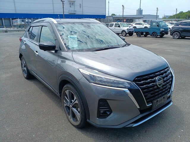 NISSAN KICKS 5D X