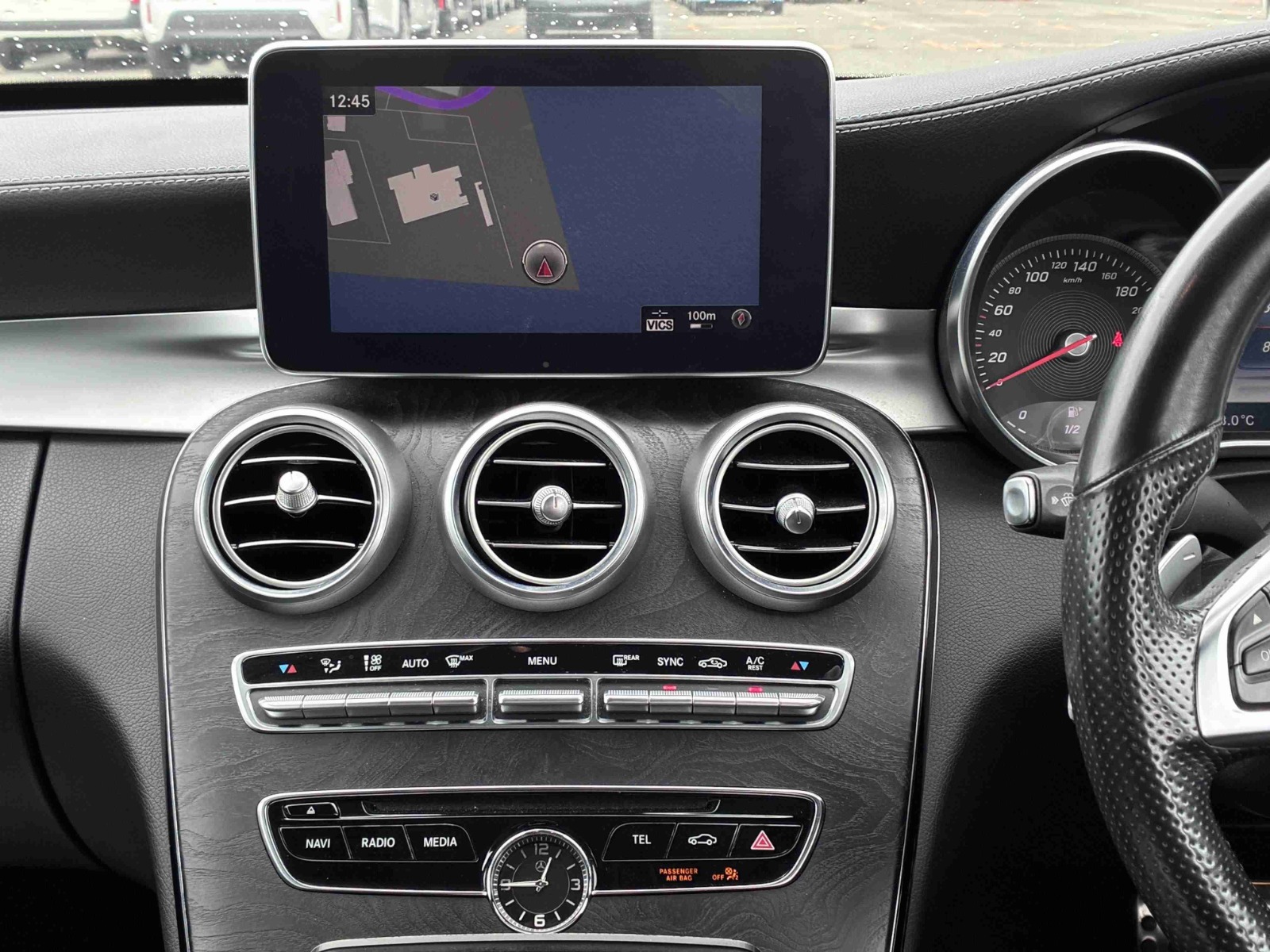 MERCEDES BENZ C-CLASS 4D C200 AVANTGARDE AMG LINE