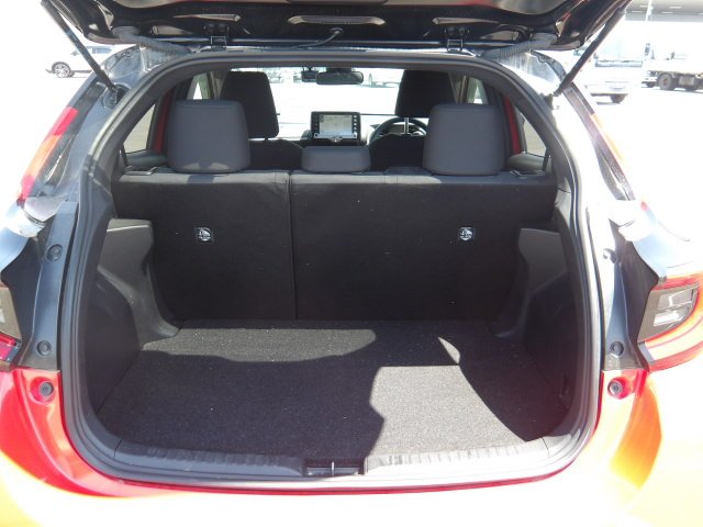 TOYOTA YARIS HYBRID Z