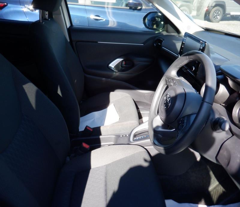 TOYOTA YARIS CROSS HYBRID