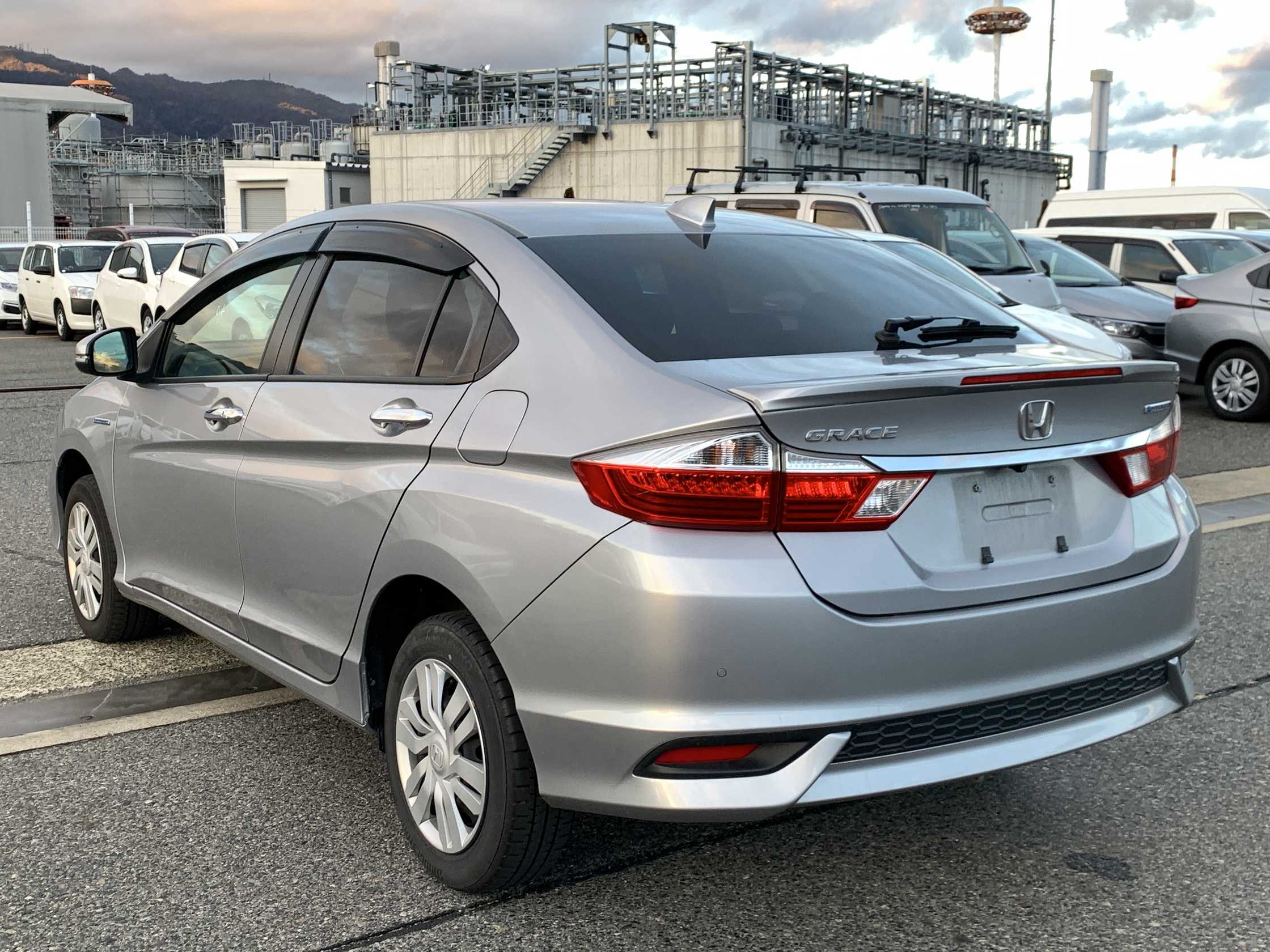 HONDA GRACE HYBRID LX