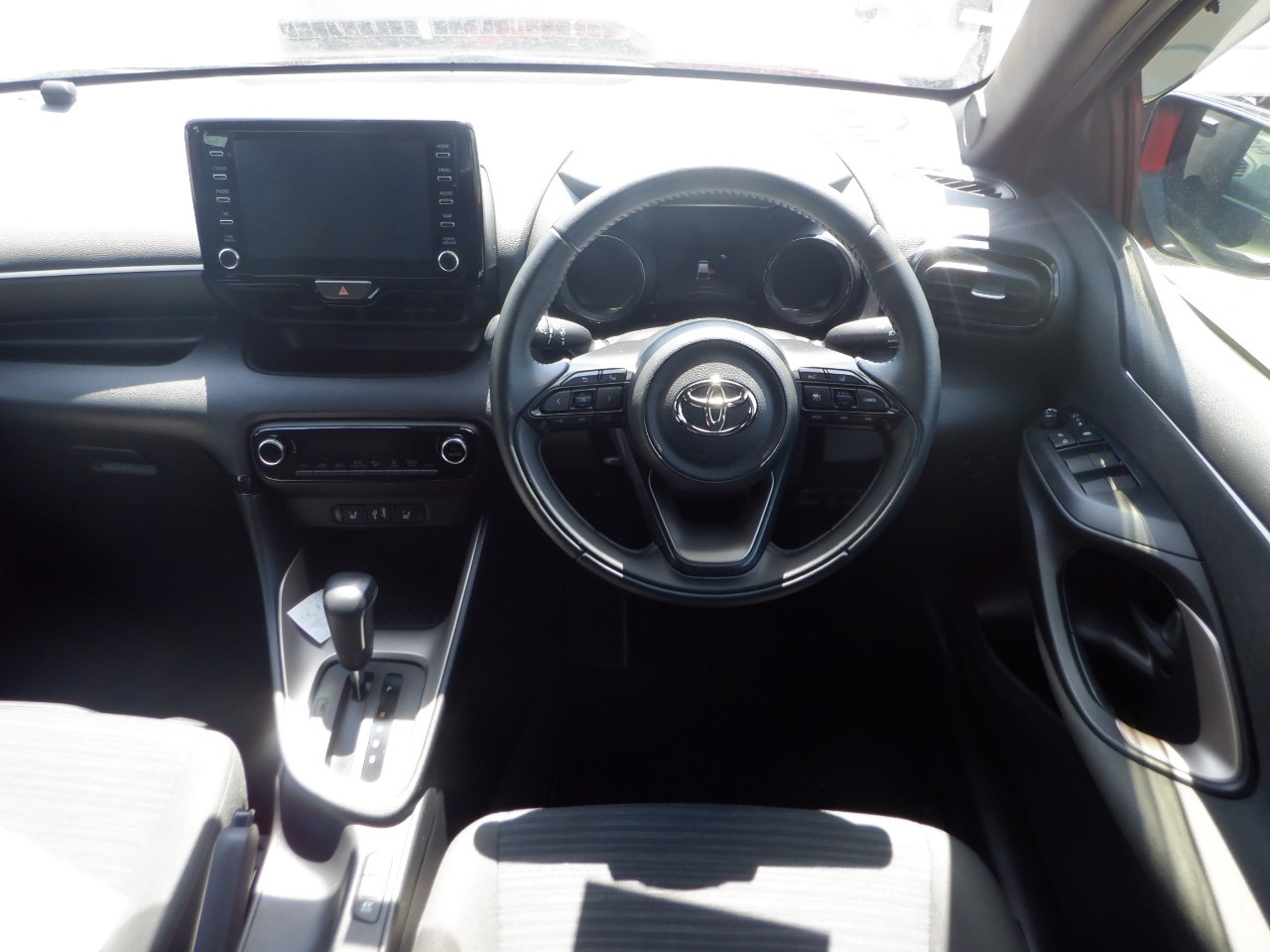 TOYOTA YARIS HYBRID Z