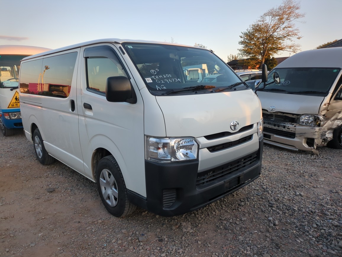TOYOTA  HIACE