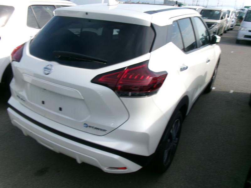 NISSAN KICKS