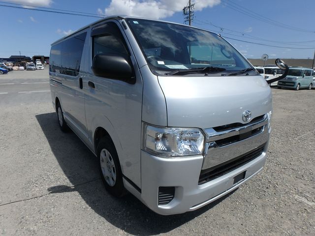 TOYOTA HIACE DXGL PACKAGE
