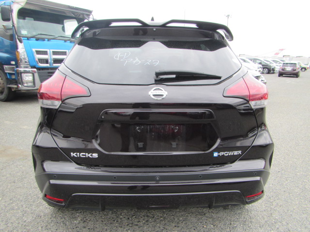 NISSAN KICKS